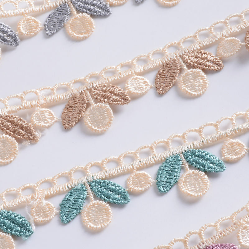Elegant Lace Ribbon | Thrascher