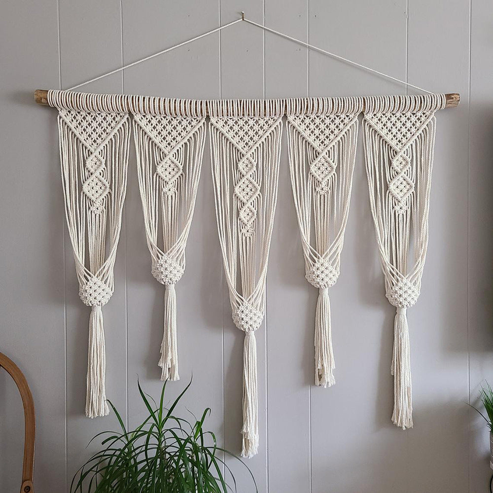 Elegant Macrame Wall Hanging with Intricate Details | Thrascher