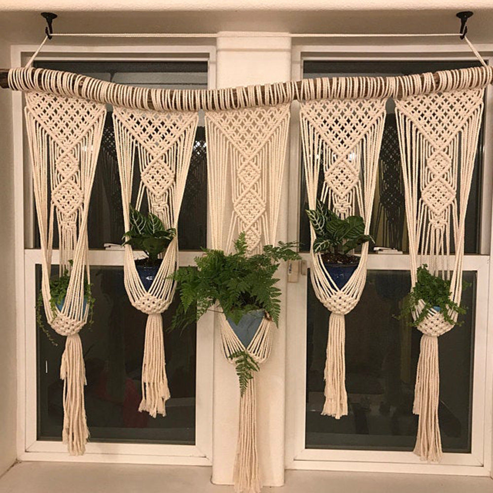 Elegant Macrame Wall Hanging with Intricate Details | Thrascher