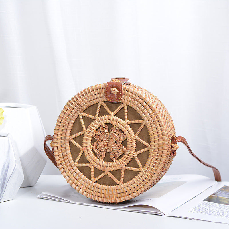 Elegant Round Handbag made of Woven Rattan | Thrascher