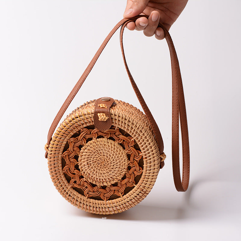 Elegant Round Handbag made of Woven Rattan | Thrascher