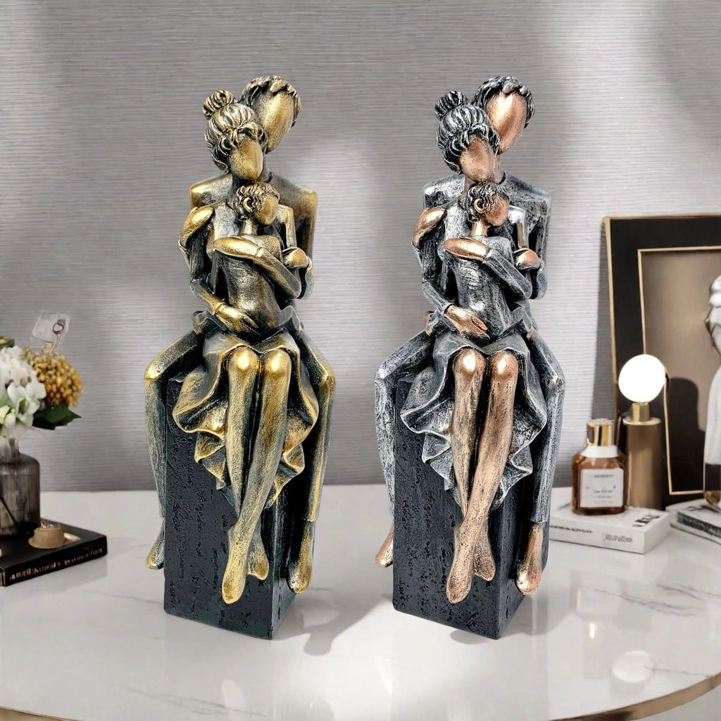 Elegant Sculpture of a Romantic Couple | Thrascher