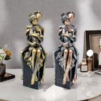 Elegant Sculpture of a Romantic Couple | Thrascher