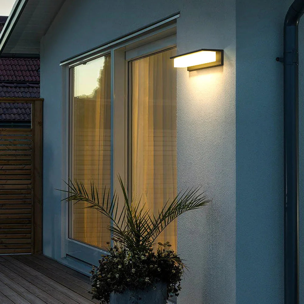 Falfando Solar Outdoor Wall Lamp