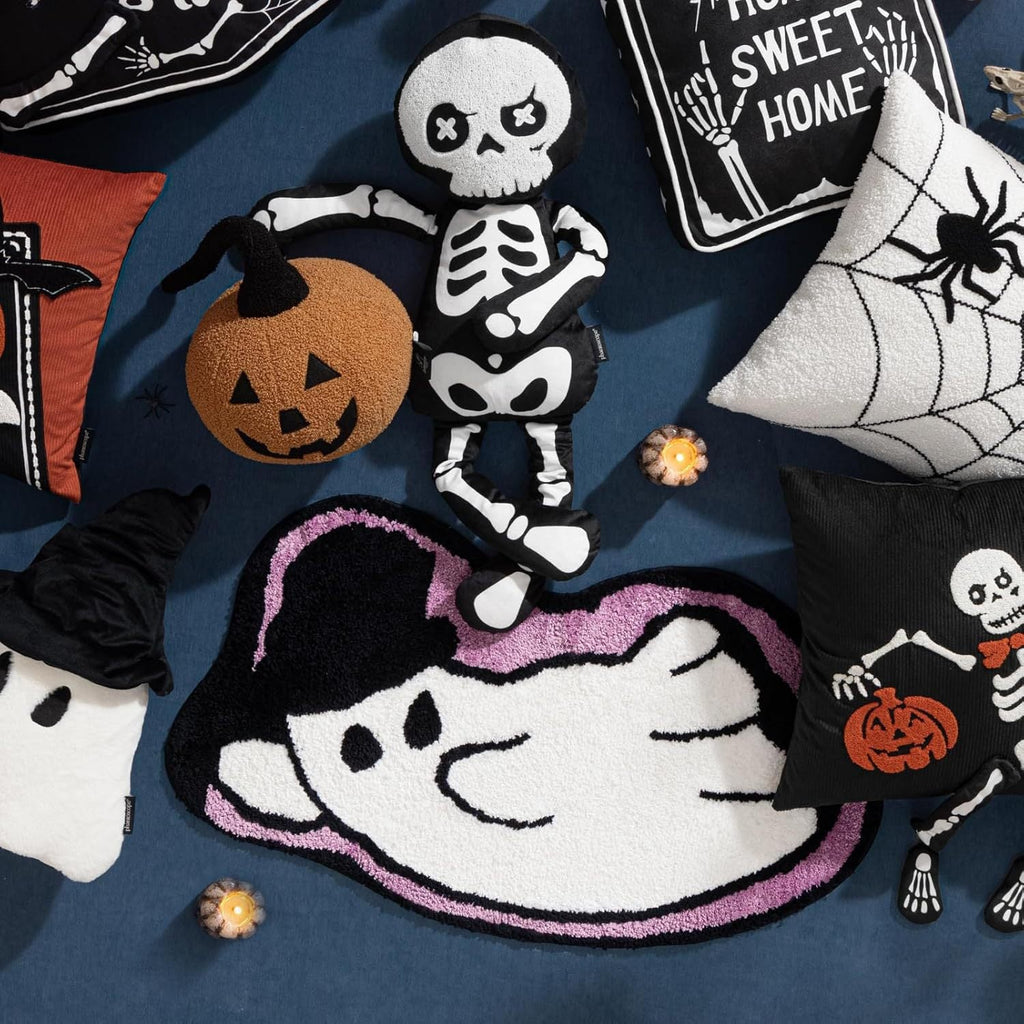 Halloween-Themed Ghost Bath Mat | Thrascher