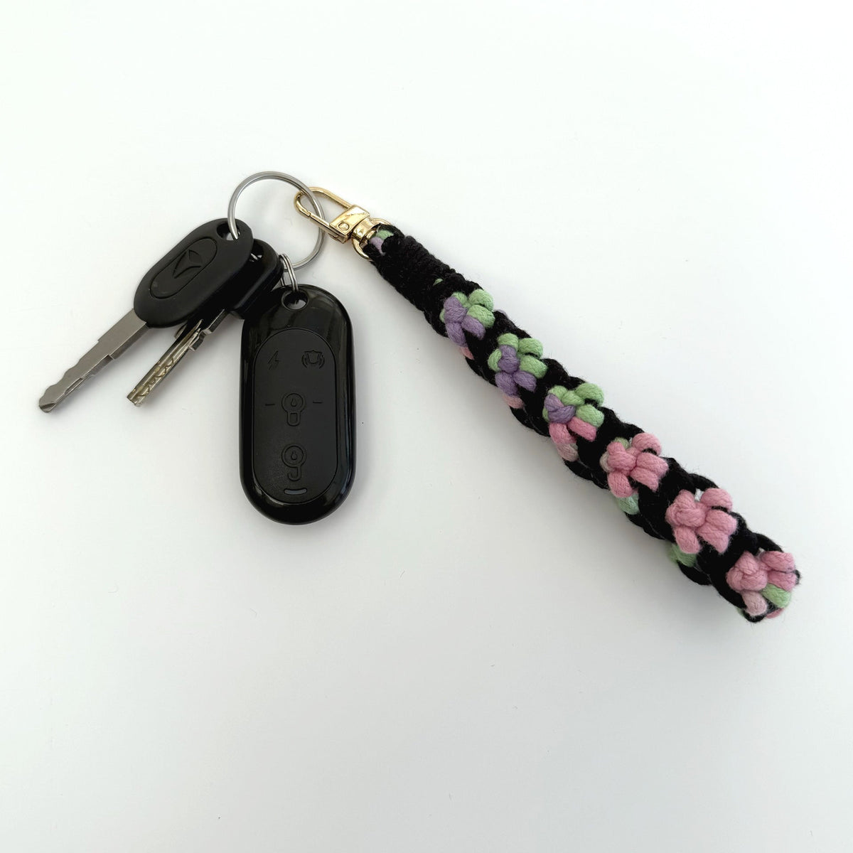 Handcrafted Macrame Keychain Holder | Thrascher