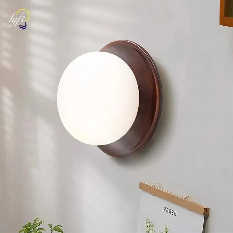 Holtlea Wall Lamp
