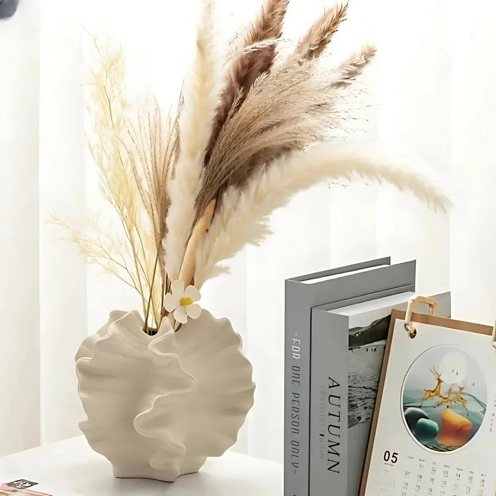 Ilndura Ceramic Vase