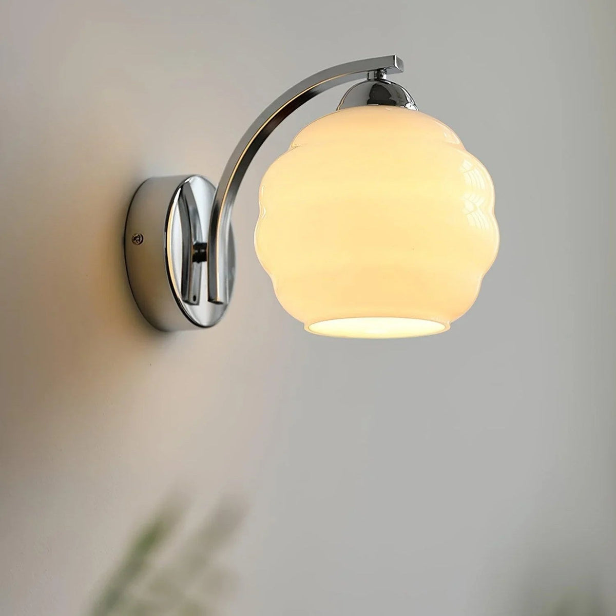 Ilstira Art Deco Wall Fixture