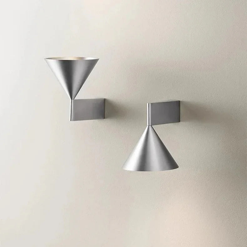 Jorstvia Wall Lamp