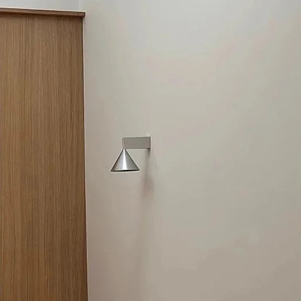 Jorstvia Wall Lamp