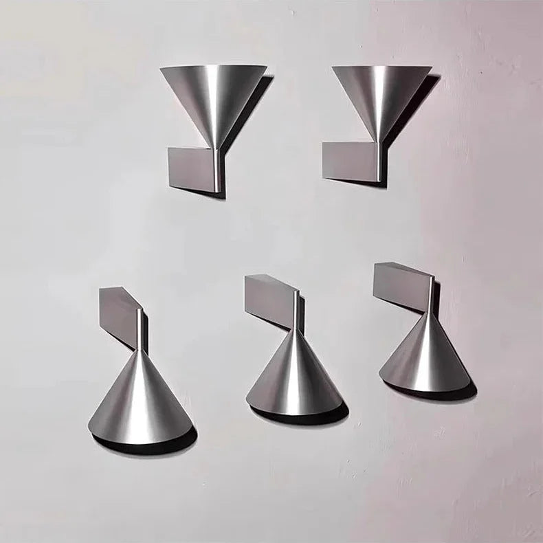 Jorstvia Wall Lamp