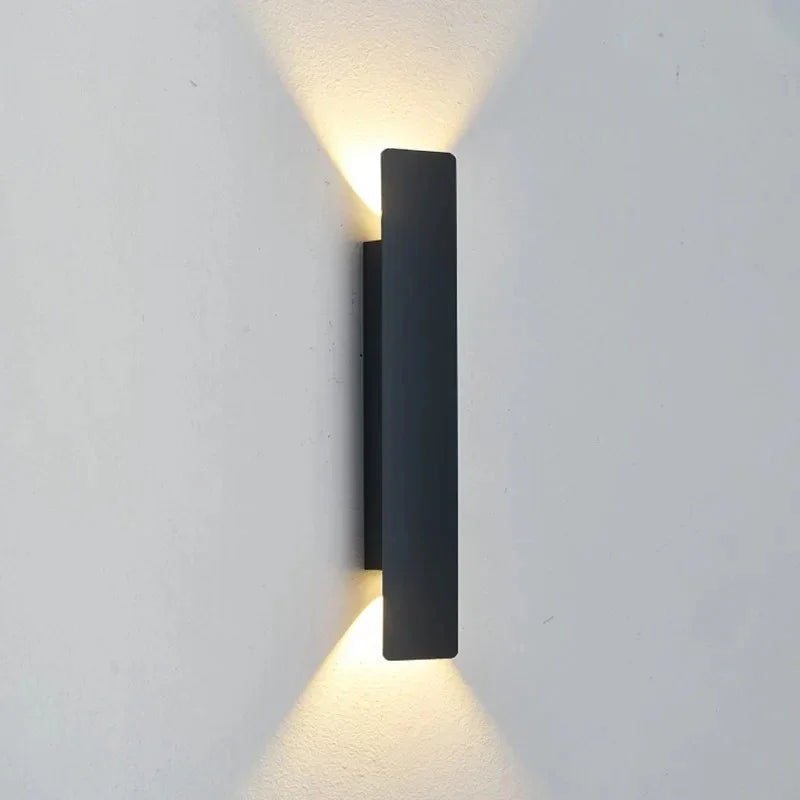 Kalryra Outdoor Wall Light