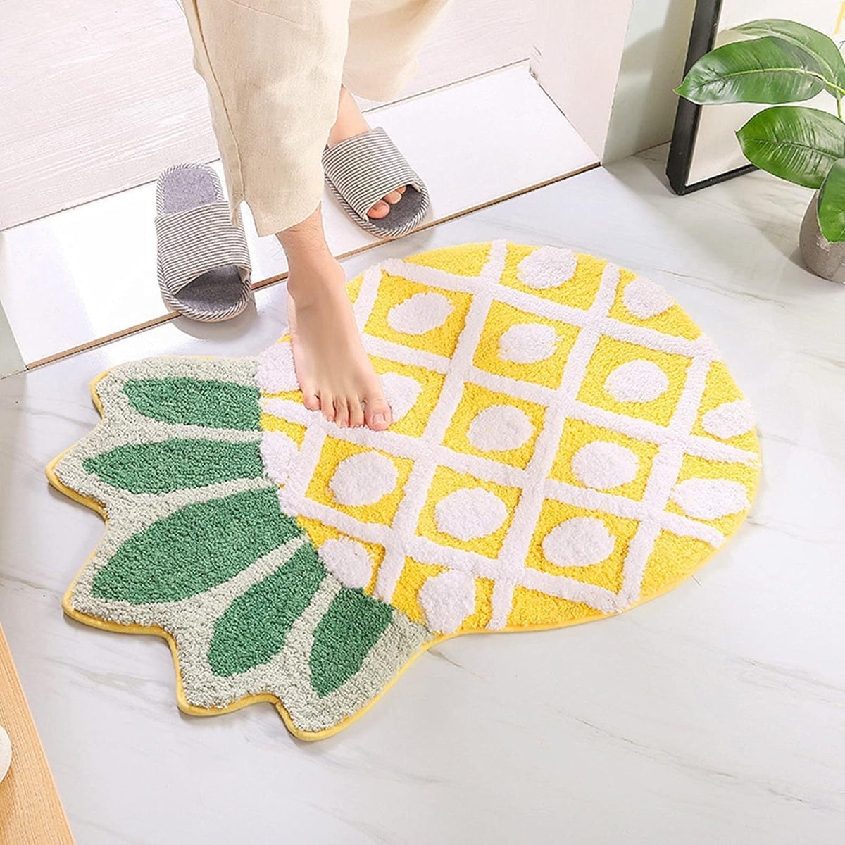 Lemon Slice Shape Bath Mat | Thrascher