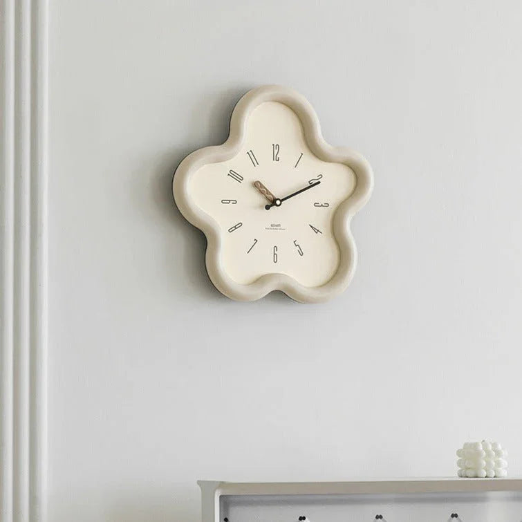 Lindenthorpe Clock