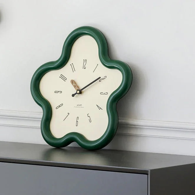 Lindenthorpe Clock