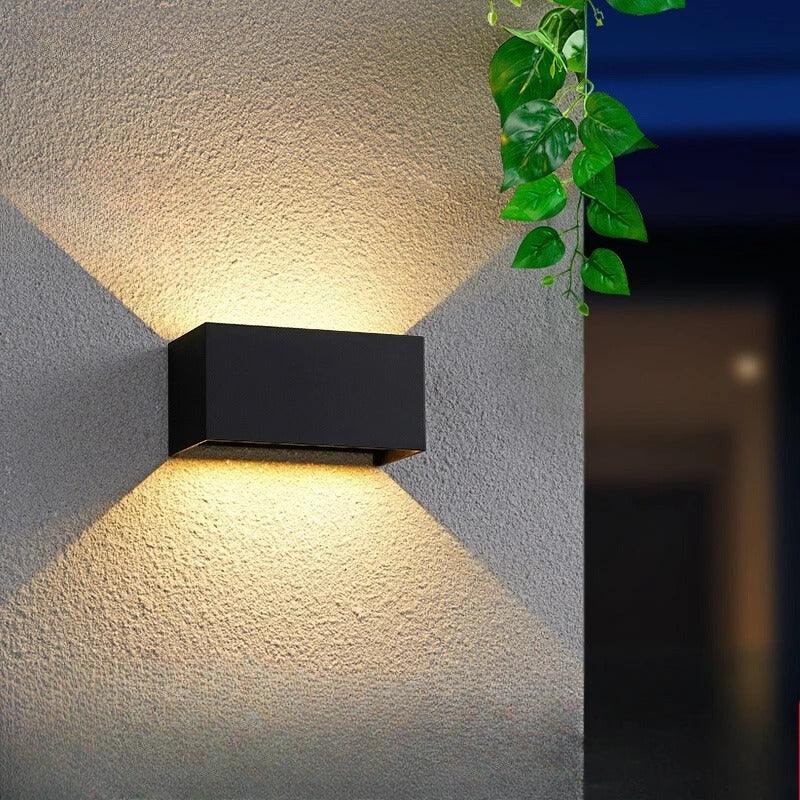 Linnura LED Wall Lamp