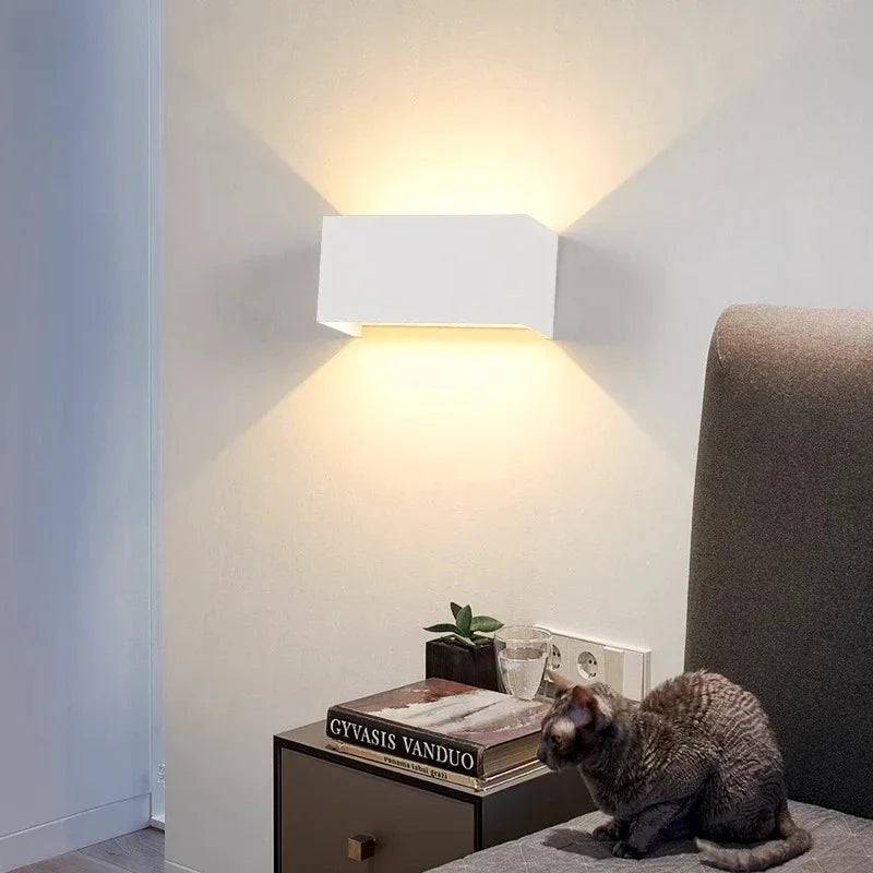 Linnura LED Wall Lamp