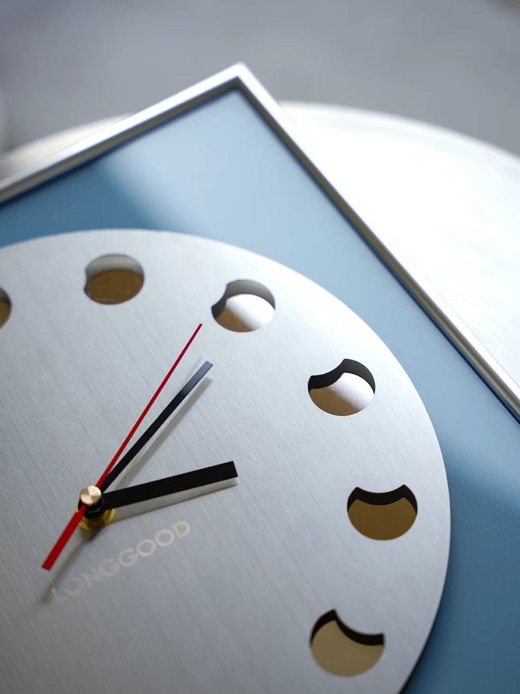 Luvren Clock