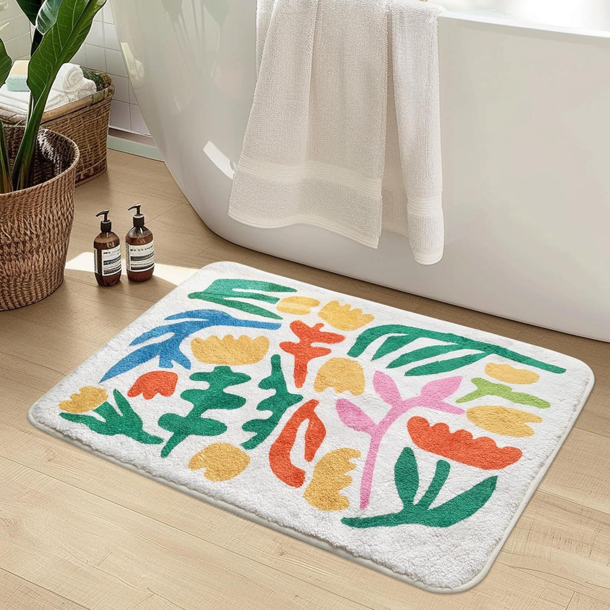 Luxurious Floral Design Bath Mat | Thrascher