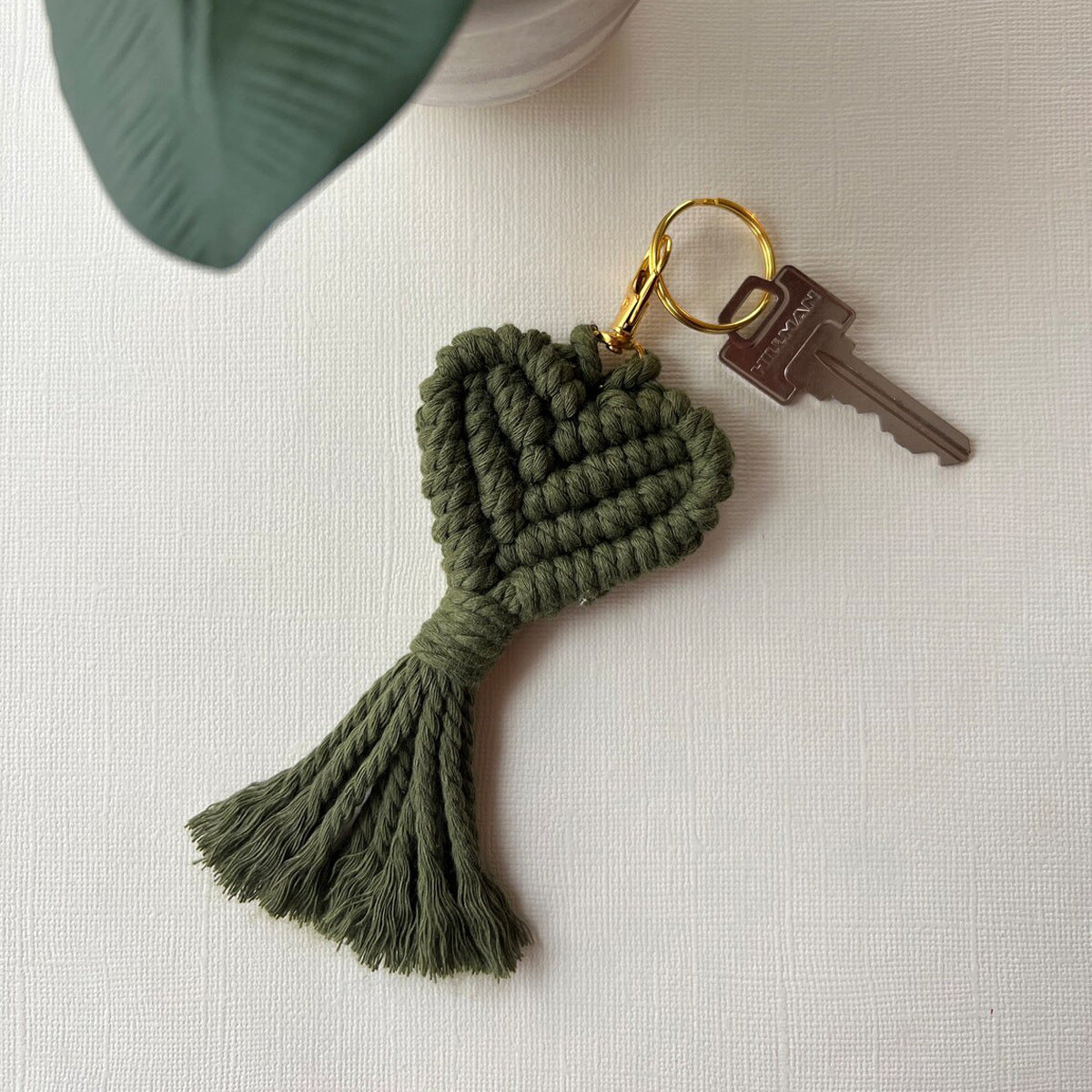 Macrame Heart Keychain Holder | Thrascher