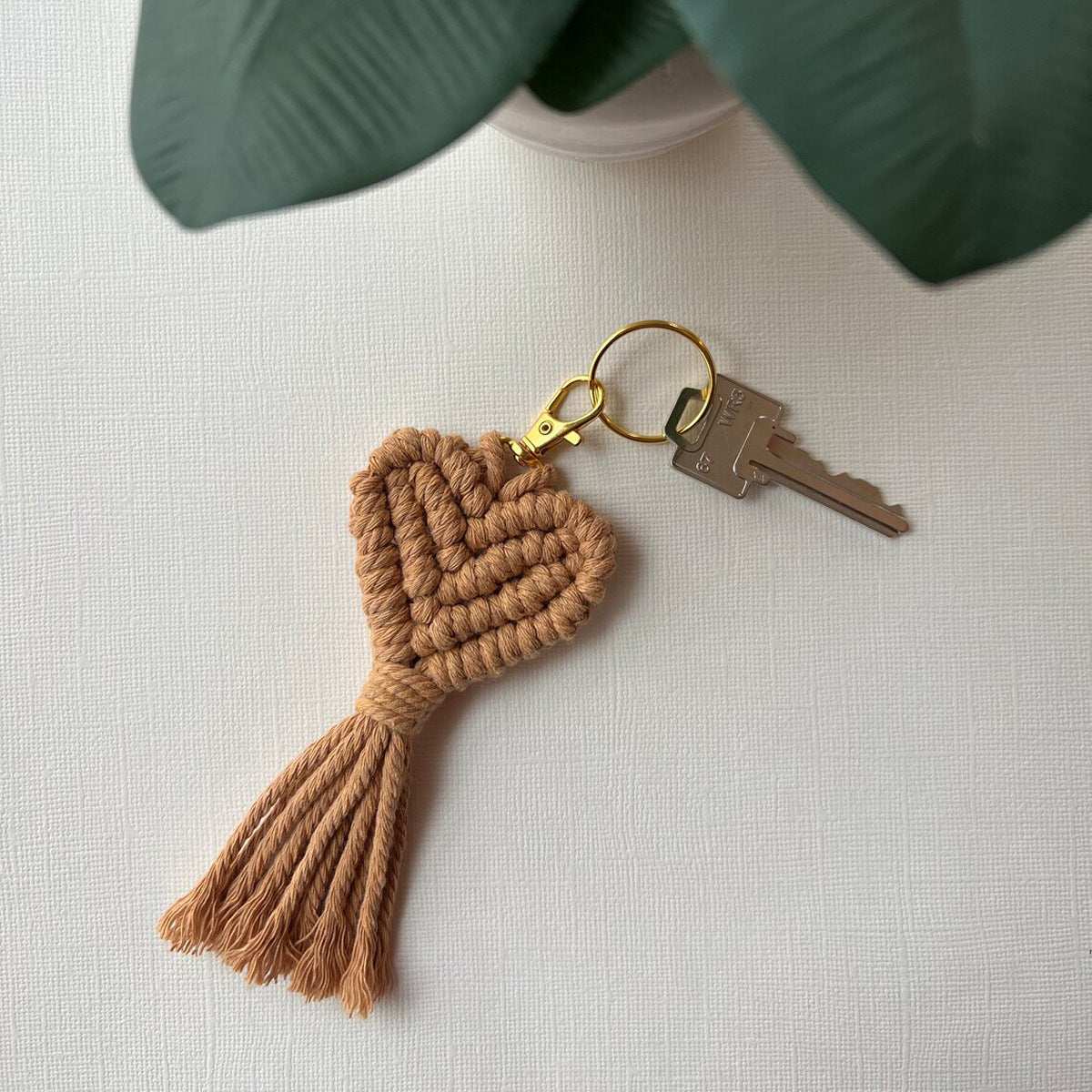 Macrame Heart Keychain Holder | Thrascher
