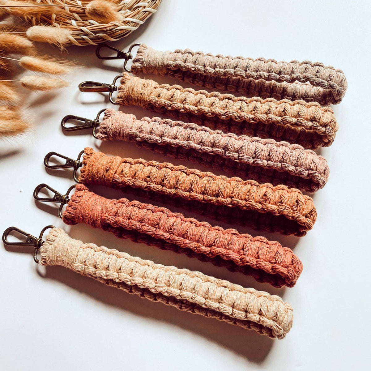 Macrame Keychain Holder with Clip | Thrascher