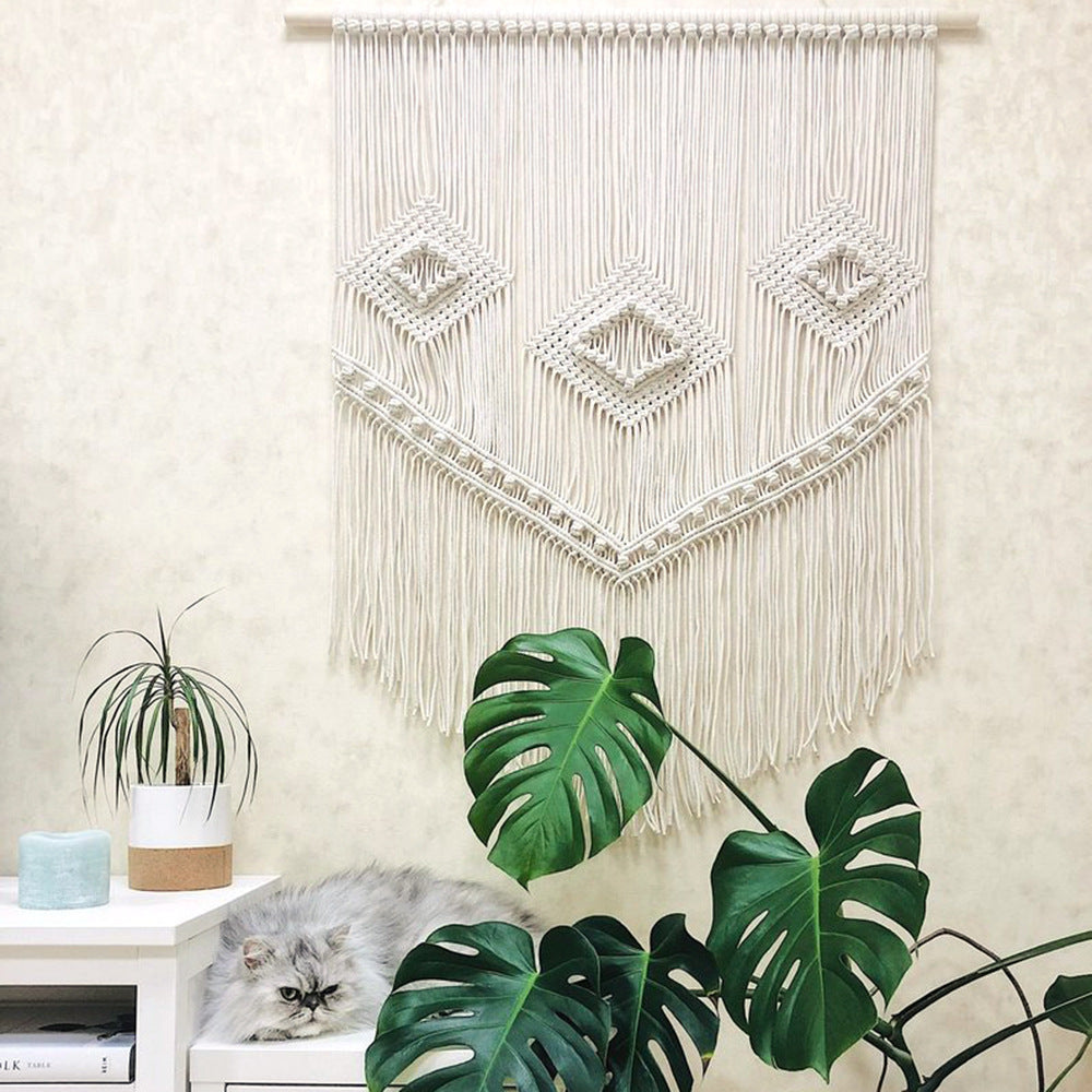Macrame Wall Decor with Artistic Details | Thrascher