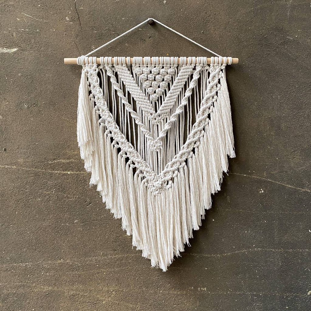 Macrame Wall Decoration with Creative Fringes | Thrascher