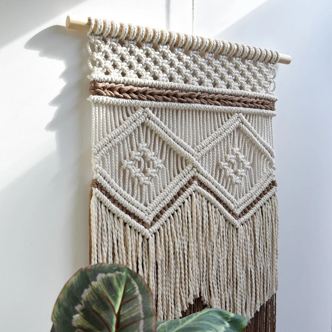Macrame Wall Decoration with Creative Fringes | Thrascher