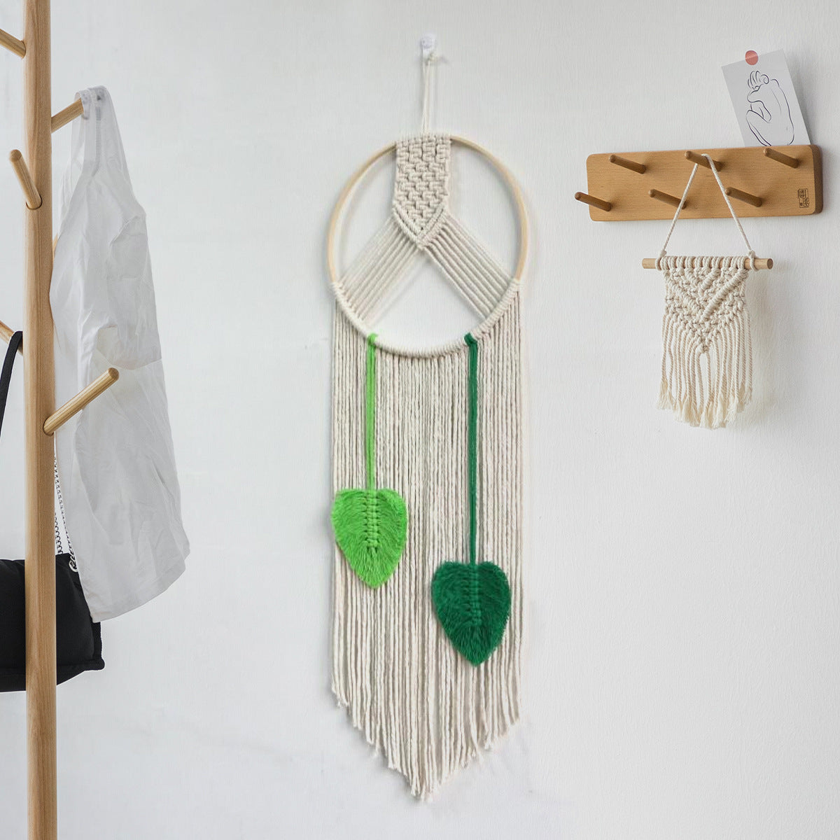 Macrame Wall Decoration with Elegant Appeal | Thrascher