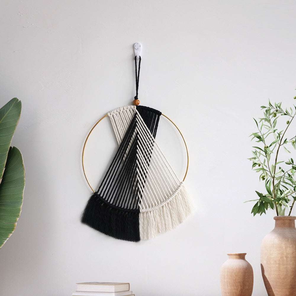 Macrame Wall Decoration with Elegant Appeal | Thrascher