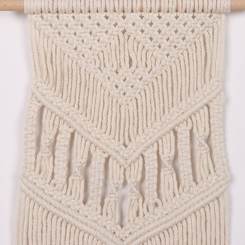 Macrame Wall Hanging with Artistic Patterns | Thrascher