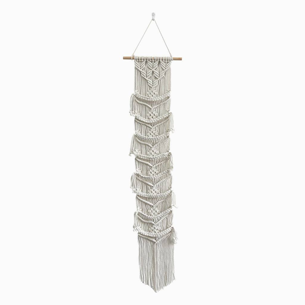 Macrame Wall Hanging with Intricate Pattern | Thrascher