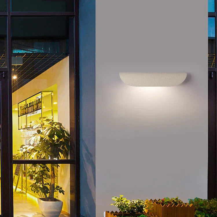 Marrova Outdoor Wall Lamp