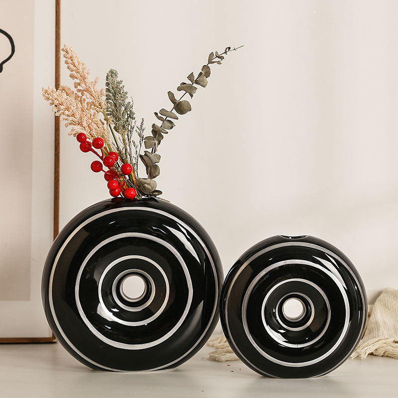 Modern and Stylish Ceramic Vase | Thrascher