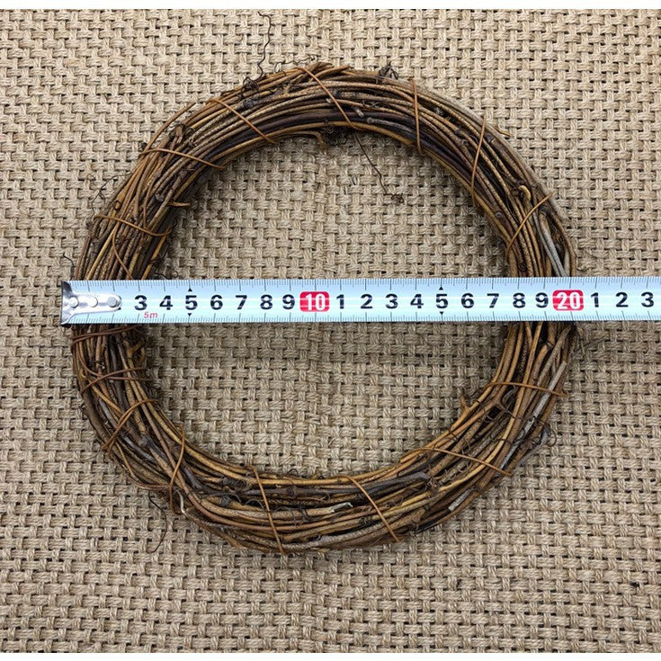 Natural Willow Wreath | Thrascher