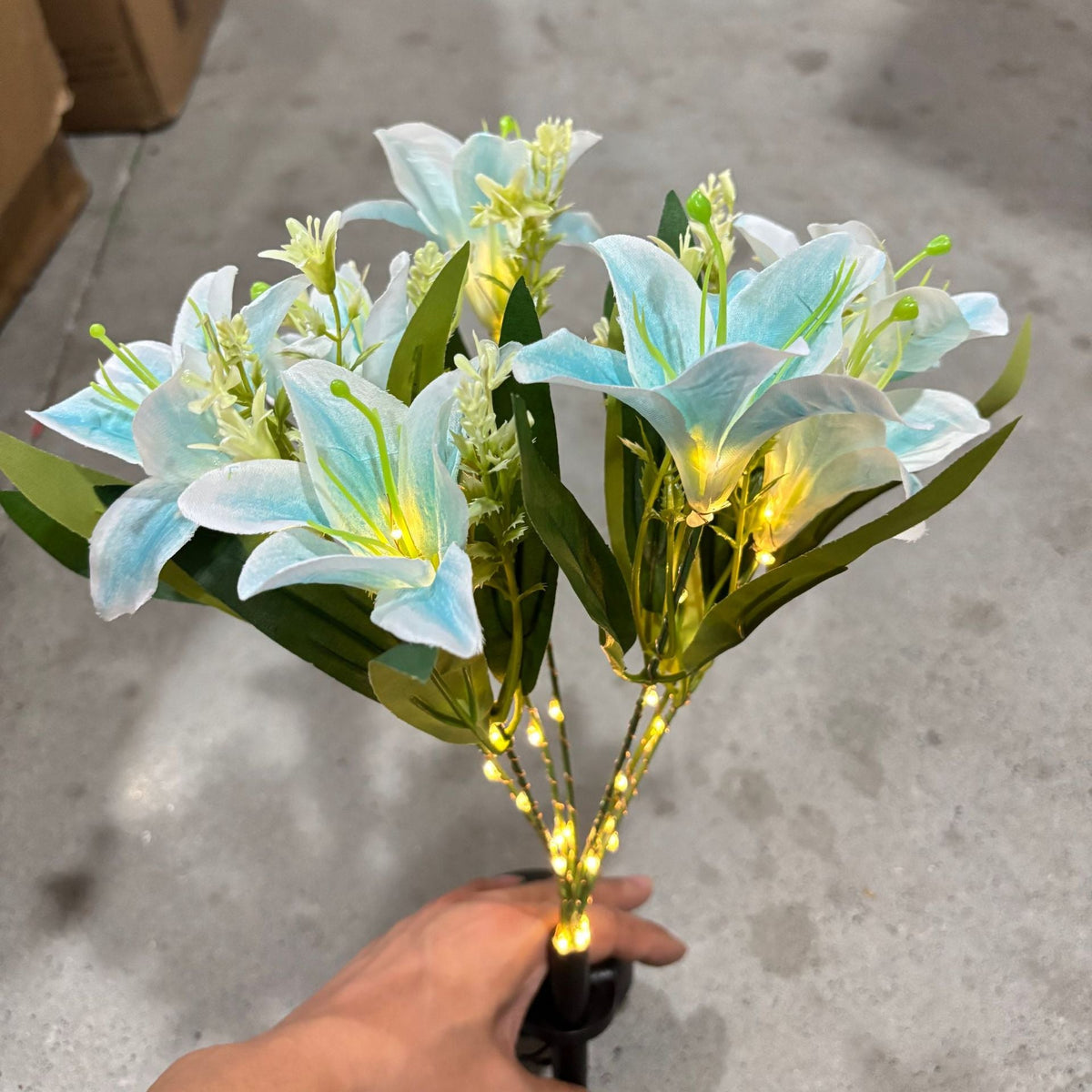 Outdoor Solar LED Glowing Lily Bouquet Plug Lights | Thrascher