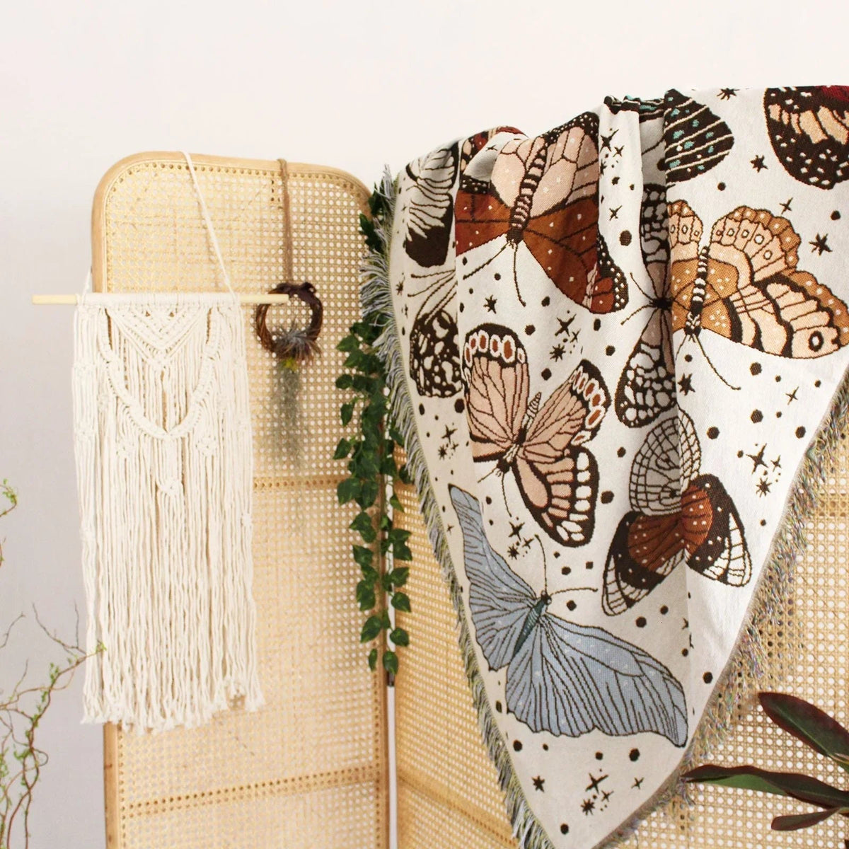 Pelsesa Woven Throw Blanket