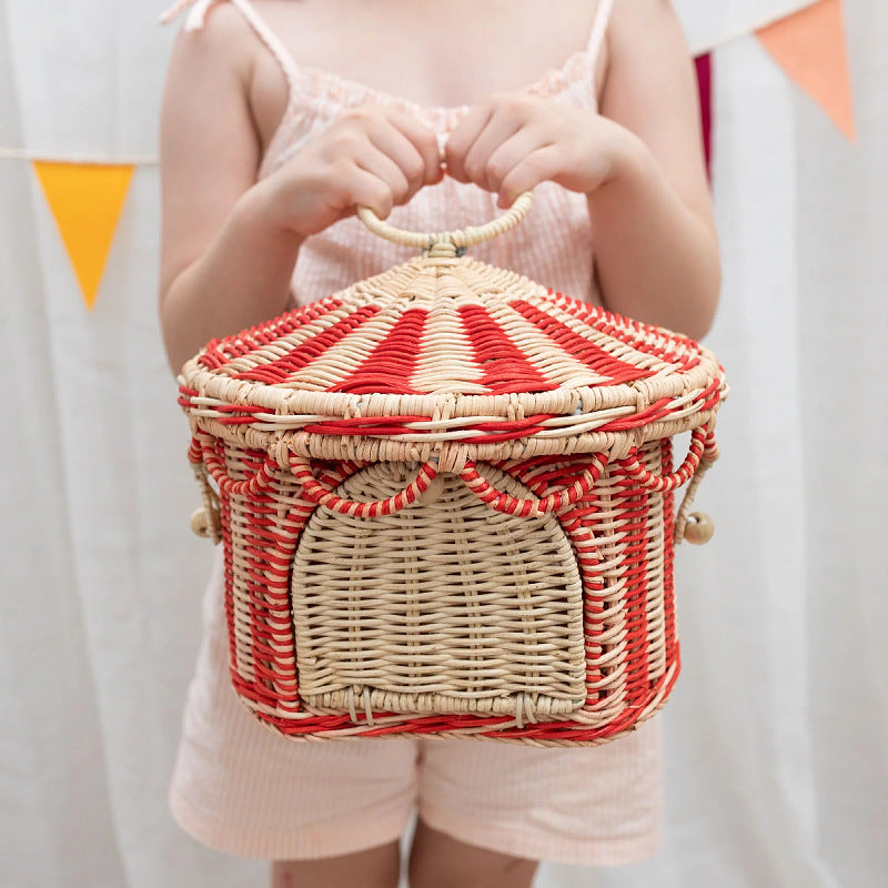 Playful Cat Basket in Circus Design | Thrascher