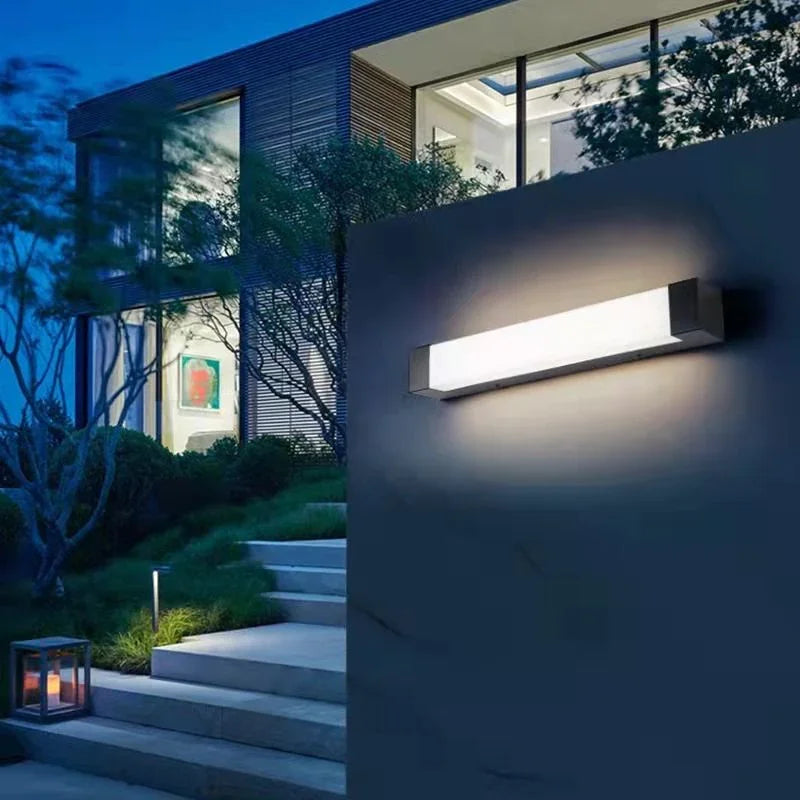 Renmora LED Wall Light