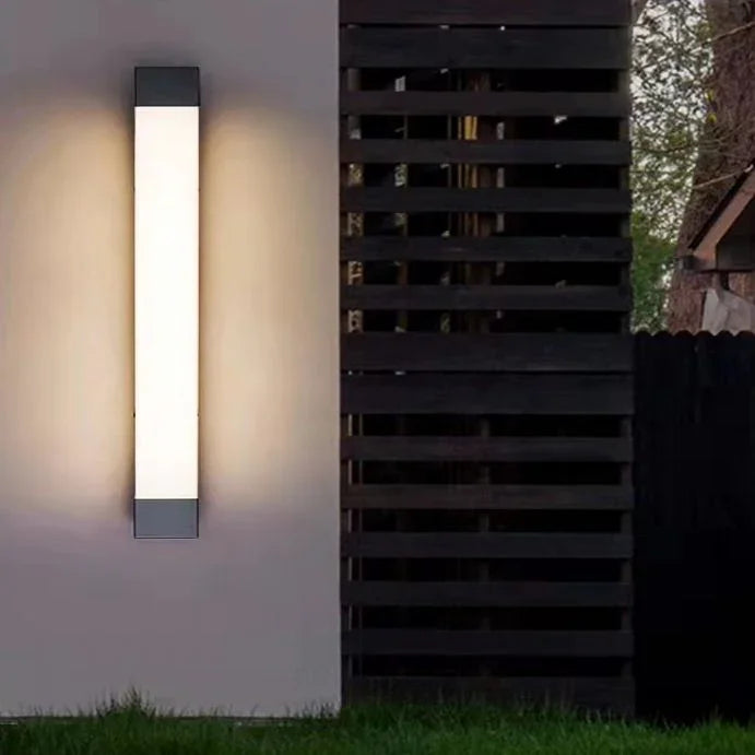 Renmora LED Wall Light