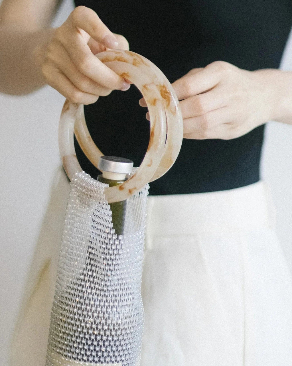 Sparkling Woven Wine Bag for Carrying a 750ml Bottle of Wine, view 13