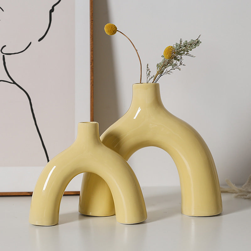 Stylish and Creative Ceramic Vase | Thrascher