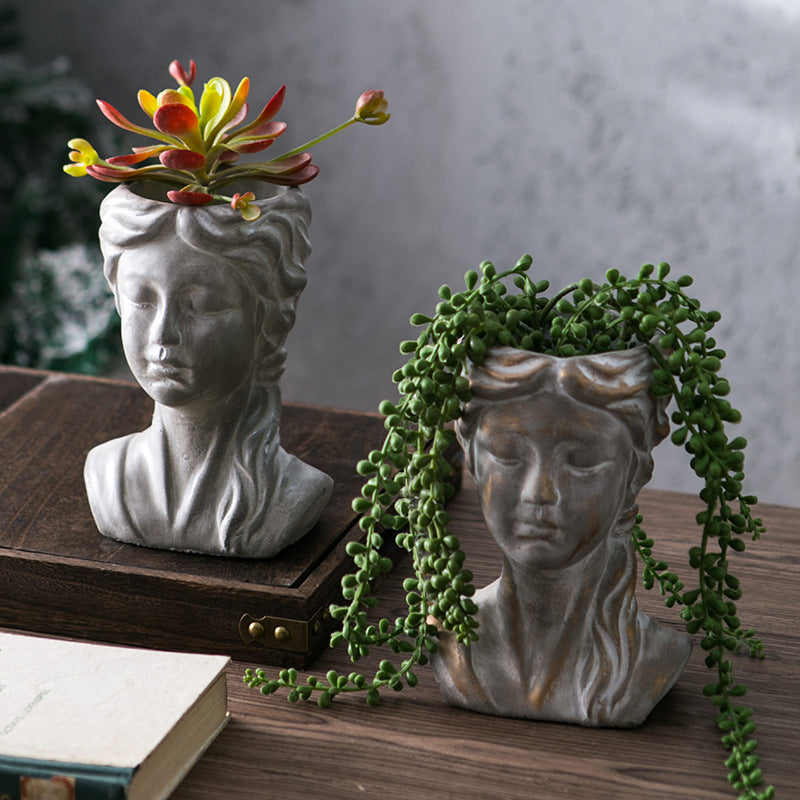 Stylish Sculpture Head | Thrascher