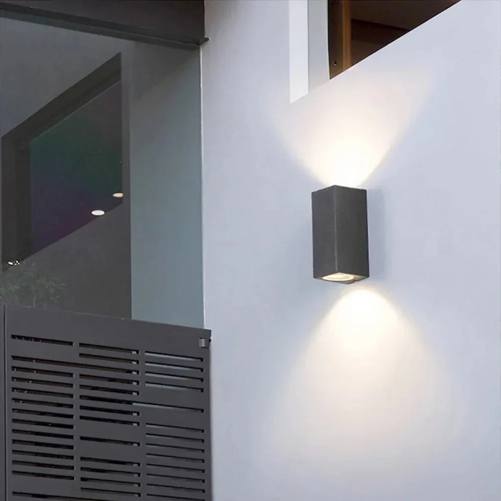 Ullia LED Wall Lamp