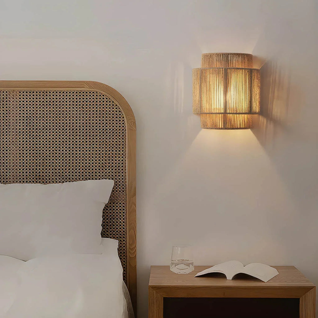 Valefell Wall Lamp