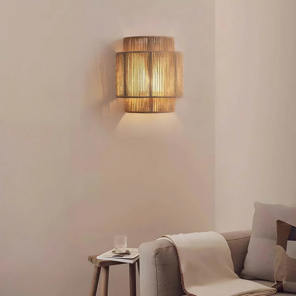 Valefell Wall Lamp