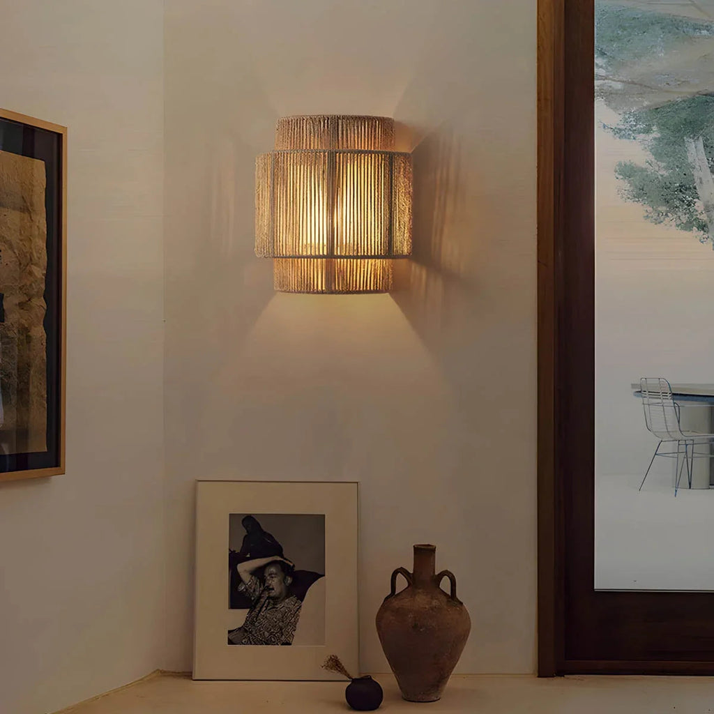 Valefell Wall Lamp