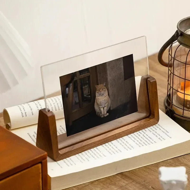 Valeholm Frame Collection